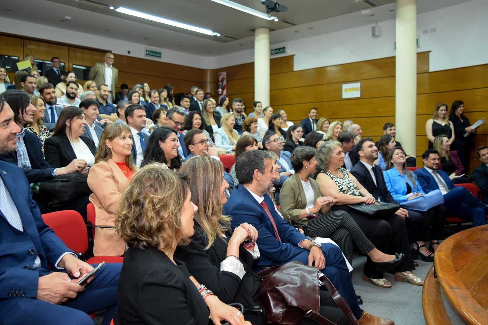 Entrega de Diplomas a Autoridades de Institutos y Comisiones 2025-2026